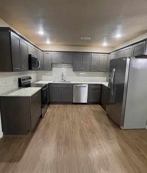 822 E Crystal Ave — Photo 4