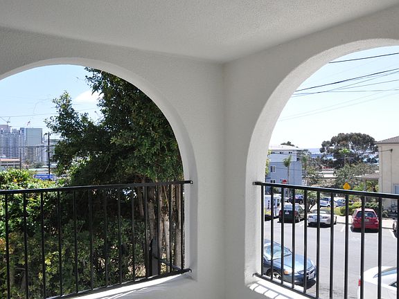 2nd image of 2119-1 Albatross St
