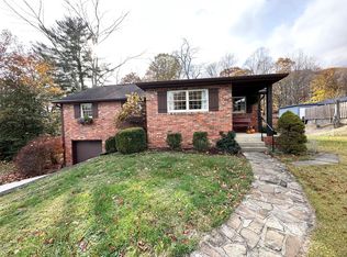 42 Lee Dr, Wheeling, WV