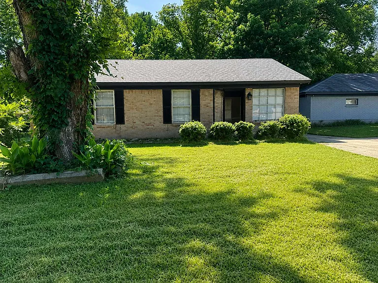 3685 Moccasin Cv — Photo 1