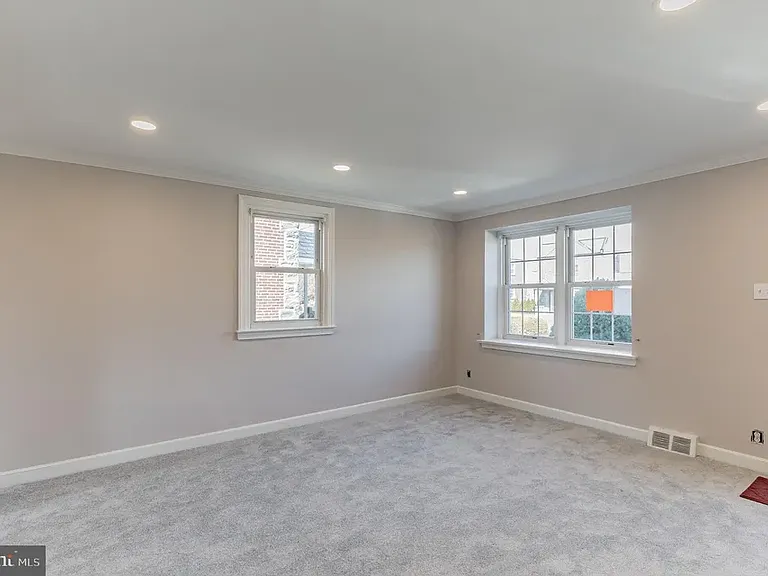 268 Childs Ave — Photo 12