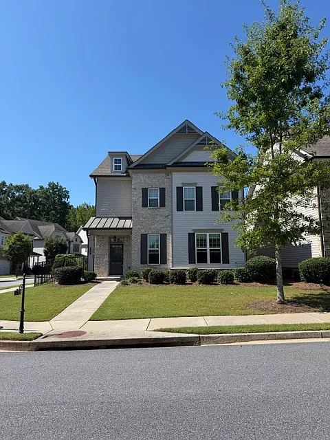 4 bed, 3.5 bath, 2681 sqft, $4,950 — Photo 2