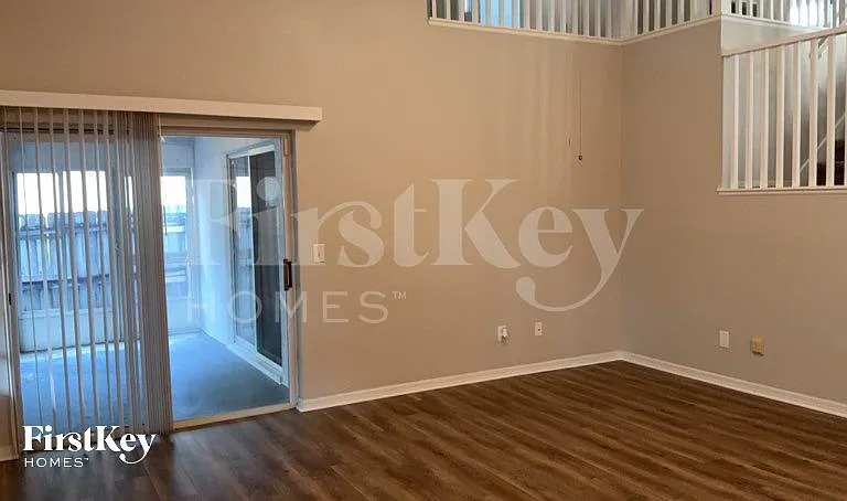 4129 Pacifica Dr — Photo 3