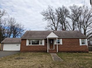 150 Van Greenby Rd, Lowell, MA 01851