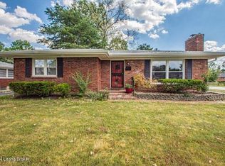 6800 Green Meadow Cir, Woodlawn Park, KY 40207