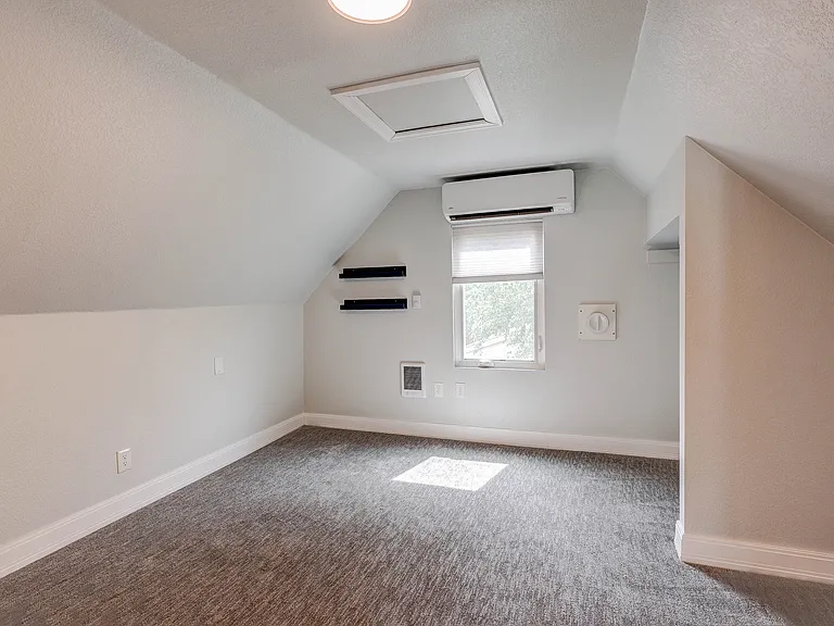 1420 S Clarkson St — Photo 23