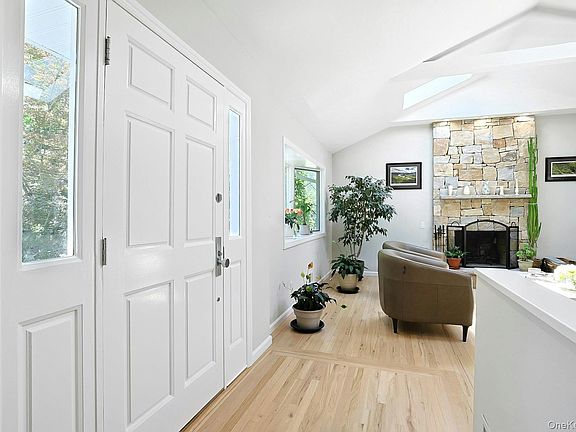 2nd image of 20 Robbins Road