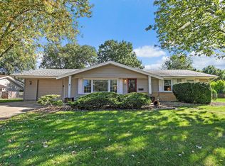 125 Westover Ct, Schaumburg, IL 60193