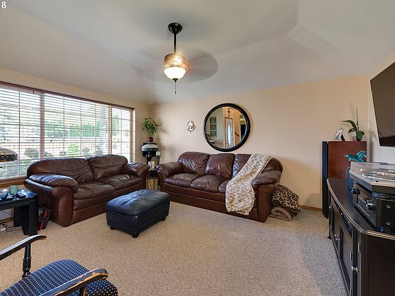4th image of 777 SE 56th Ave
