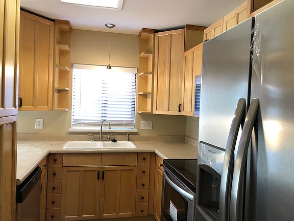 3rd image of 904 London Green Way