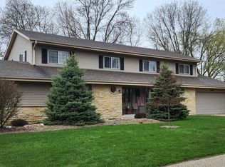 11602 W Edgerton Ave, Hales Corners, WI 53130