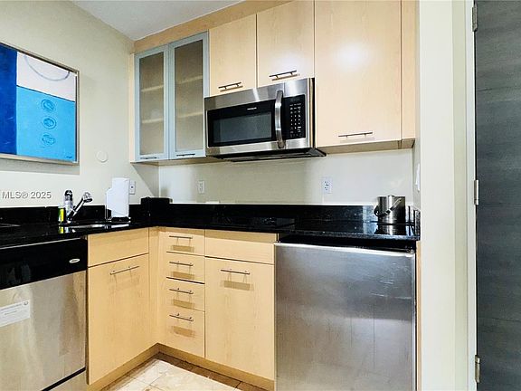 5th image of 2670 E Sunrise Blvd #615