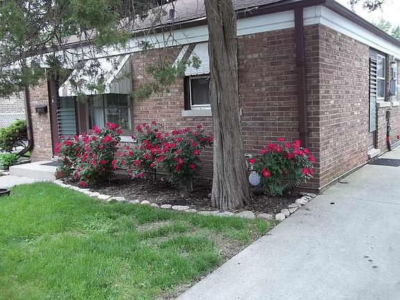 2nd image of 2552 Willow St