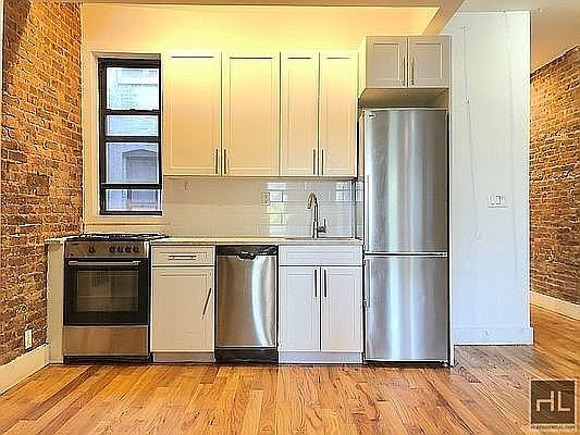 3rd image of 1479 Bedford Ave #3R