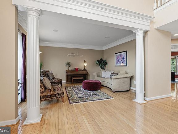 5th image of 40409 Autumn Oak Ln