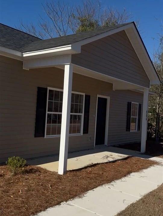 1st image of 806 Glen Acres