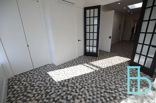 Rented by Miron Realty Group | media 22