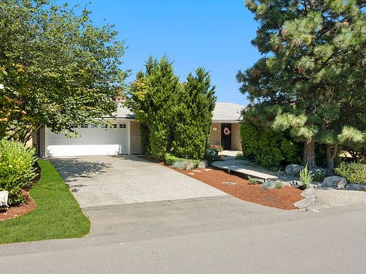 2nd image of 9668 Evergreen Dr