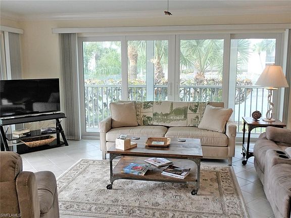 5th image of 585 E Gulf Dr Unit A1