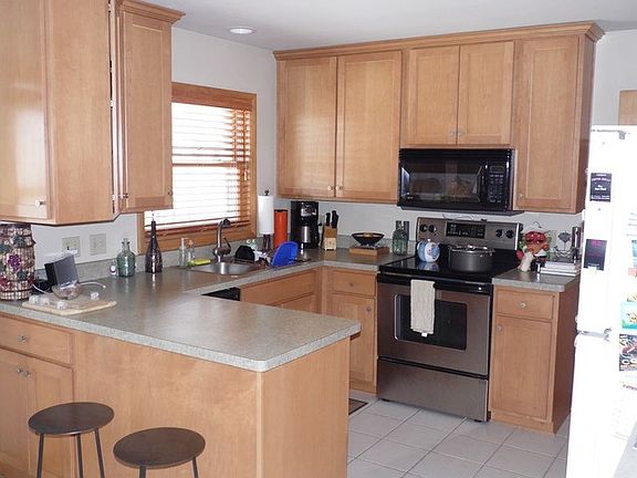 4th image of 2339 Edgebrook Dr