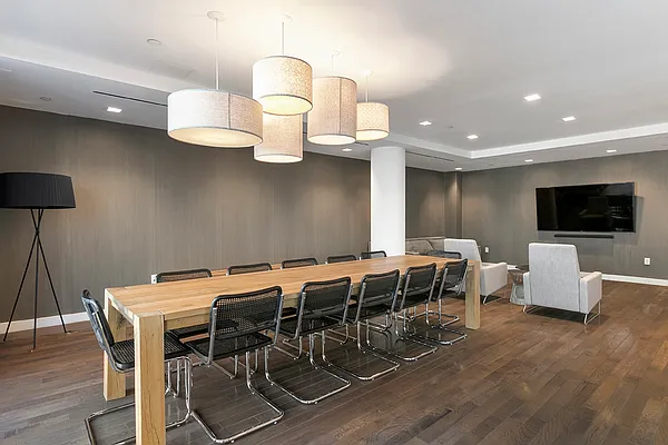 Sold by Modern Spaces | media 6