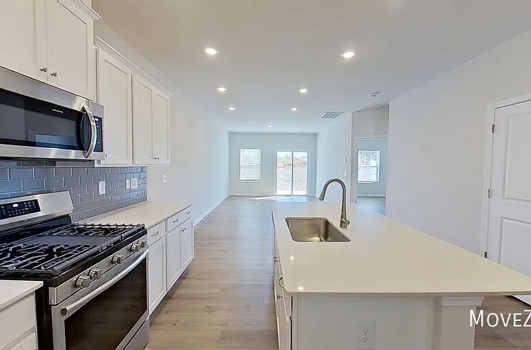 12 Fernhill Ln — Photo 34