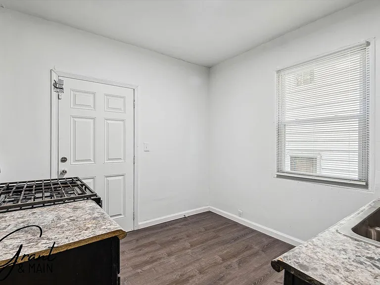326 Eason Ave — Photo 12