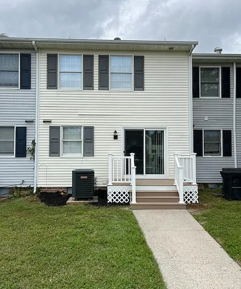 909 Tamarac Dr — Photo 3