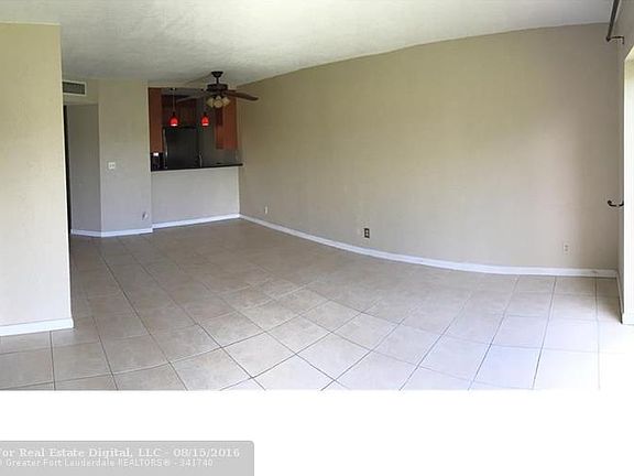 5th image of 909 Twin Lakes Dr