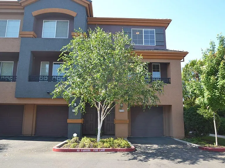 2001 Club Center Dr #7101 — Photo 1