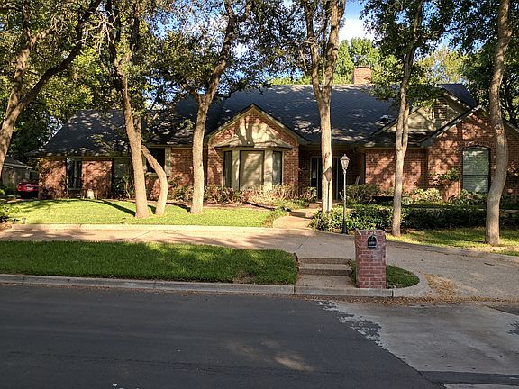 4th image of 9602 Oak Springs Dr