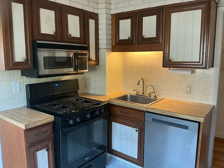 314 E 3rd Ave — Photo 25