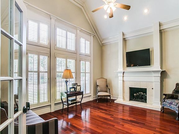 5th image of 3925 Sagamore Hill Ct
