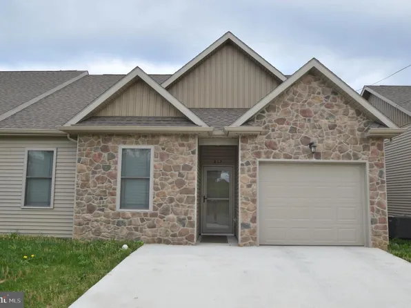 817 S Church St, Waynesboro, PA 17268