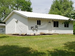 9261 N Court Dr, Perrinton, MI 48871