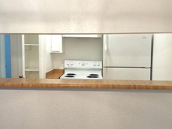 3rd image of 10603 S Wilcrest Dr APT 10