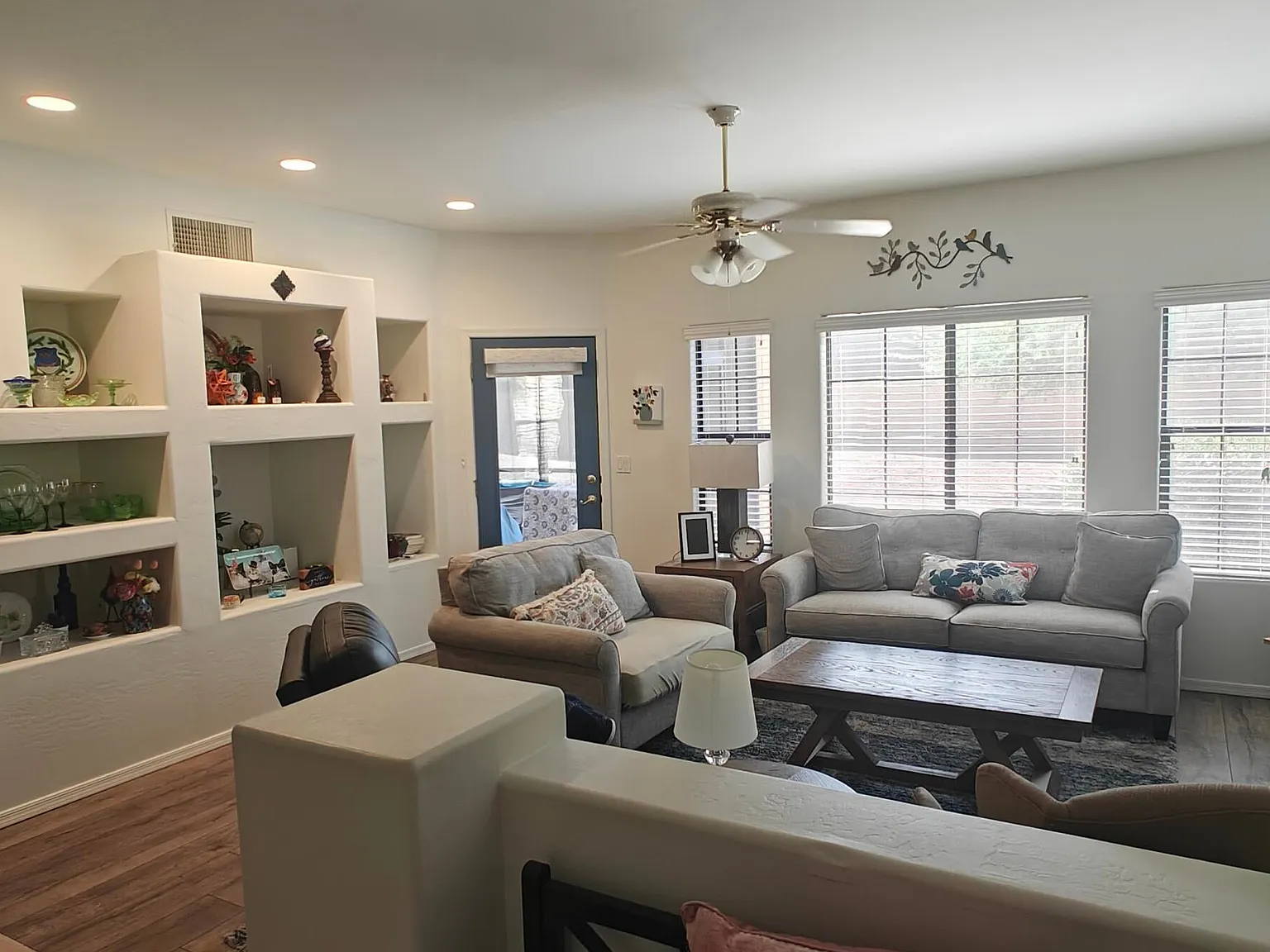 3 bed, 1435 sqft, $4,250 — Photo 3