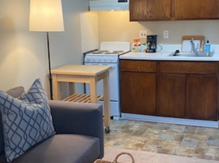 3015 Upton Dr — Photo 2