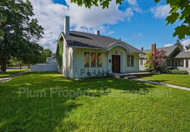 541 E Beckwith Ave — Photo 2