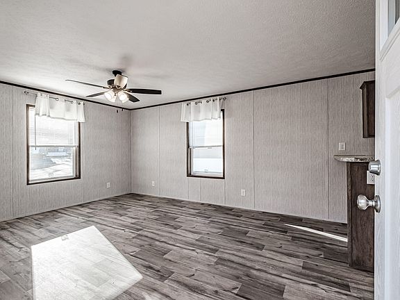 5th image of 52 Lakewood Drive