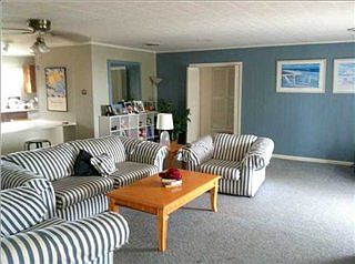 3rd image of 1057 W Gorrie Dr