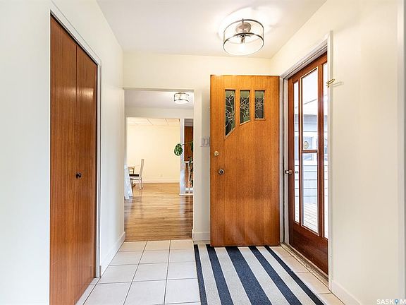3rd image of 4 Rutter CRESCENT
