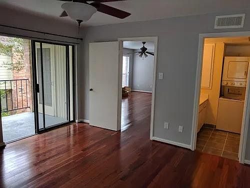 4th image of 1601 S Shepherd Dr APT 218