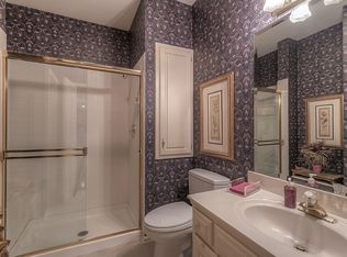 13901 Fontana St, Leawood, KS 66224
