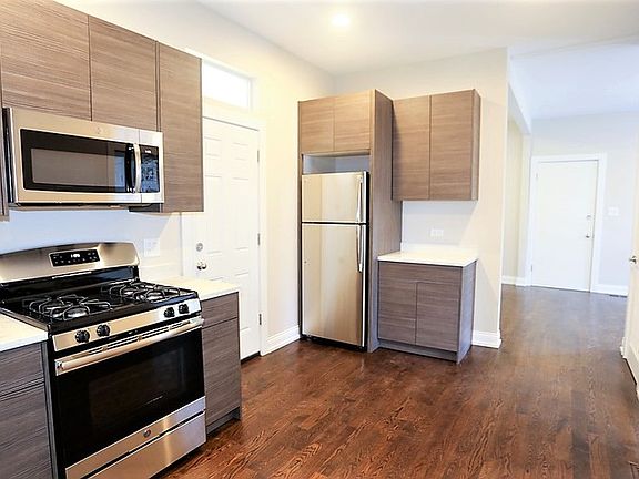 4th image of 2758 N Richmond St W #2943-2E