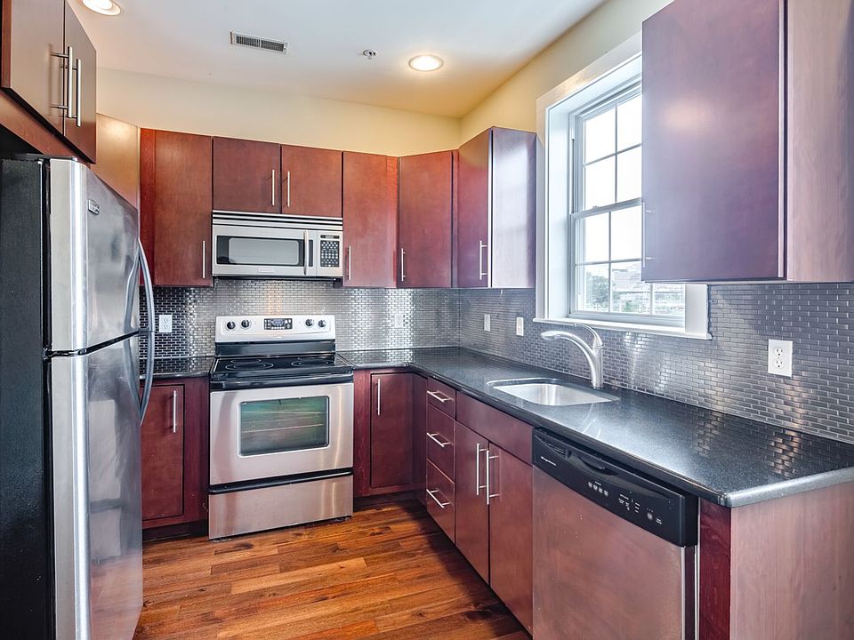 1st image of 2633 Catharine St #B