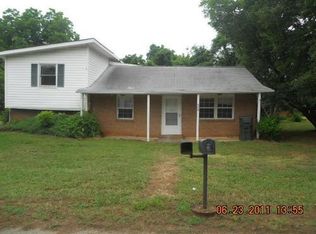 608 Tussey St, Lexington, NC 27292