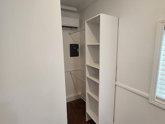 4th image of 5537 Farna Ave #B