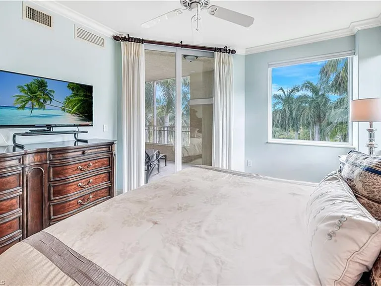 2748 Tiburon Blvd E #C-301 — Photo 18