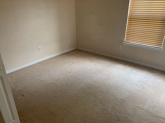 5th image of 3841 Pleasant Oaks Dr